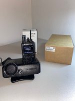 Unication G5 (D ver., 700/800MHz & UHF R2) w/ Amplified Charger Base