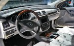 2011-mercedes-benz-r350-interior.jpg